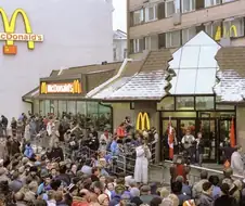 소련, 맥도날드 모스크바 1호점 개점〽️