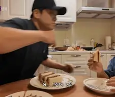 "흠, 잘먹었습니다. 제 평가는요ㅡ"