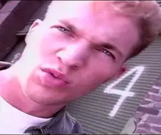 힙합 도전했다가 대차게 말아먹고 아빠 회사에 낙하산으로 들어감.jpg