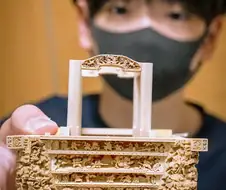 13살짜리 장인이 깎은 조각상