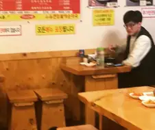 혼밥하다가 학생한테 사진 찍힌 선생님