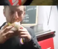 술에 쩔어 정크푸트 먹던 남자의 5년 후.jpg