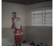 레딧, 포챈 괴담에서 볼법한 산타 사진