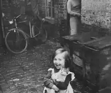 1959년 고양이 안고있는 프랑스 소녀