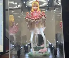 대놓고 팬티 보여주는 피규어