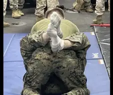 "어이, 빼야한다고!!"