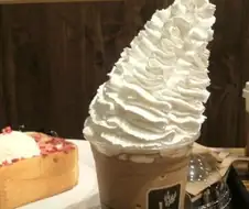 알바님이 퇴근하고 싶은 마음만큼 휘핑크림 얹어주세요!