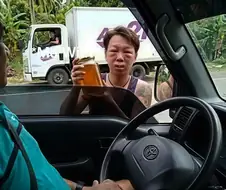 100 % 벌꿀만 파는 길거리 꿀 판매 문신남