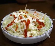 오래된 치킨집 가면 제일 맛있는 밑반찬