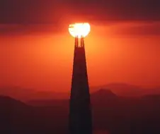 솔직히 롯데타워 보고 사우론 타워라고 하는 애들 이해 안 감