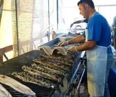 유럽애들도 장어 맛있게 잘먹어!!