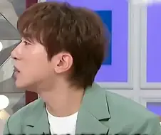 유튜브 조회수 200만 나오면 긴급회의 하는 숏박스.jpg