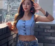 보정으로 전봇대 휘게만든 나르샤