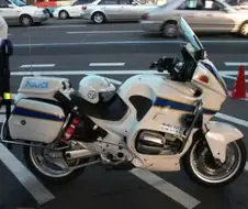 민간인이 합법적으로 경찰차를 구매하는 방법.jpg