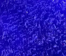 아이돌 음악 방송에서 펼쳐지는 광경