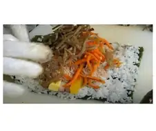 폭력적인 비주얼의 참치김밥