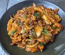 범죄도시 = 제육볶음 달래서 제육 볶아서 냄