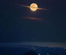 아아 죽이는 달이다