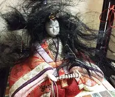 저주받은 일본 인형