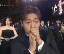 백상) 유해진 대상 수상 기사에 박지훈 사진 저게 뭐냐고 하던데 너무한거 맞네ㅋ