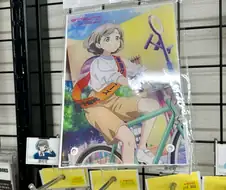 중국인이 띠를 두르고 자전거타는 짤