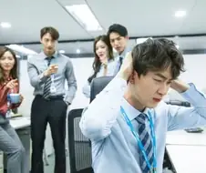 아무로는 메뉴얼 한번 보고 건담을 움직였는데.jpg