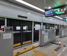 서해선은 왜 스크린도어가 이중이지?