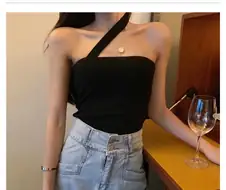 뭔가 어디선가 본 듯한 의상