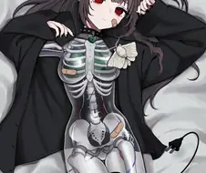 옷 다벗은채로 속살까지 적나라하게 보여주는 여자