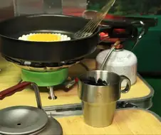 레고로 만든 만화 고기 바베큐
