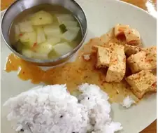 하루 일하고 추노했다는 중소기업 식단.jpg