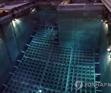 사용후핵연료를 물에 담가놓는 이유