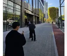 호텔 앞에서 무자비한 짓을 하려던 걸 포착함....