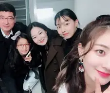 3명 모두 연예계에 들어온 트와이스 지효 세자매