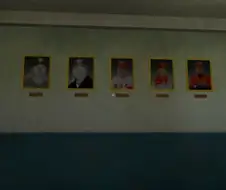 어딘가 이상한 화이트데이 교무실 사진들.jpg