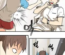 오빠의 어깨를 주무르는 여동생
