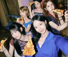 리센느 도미노 피자 모델 발탁