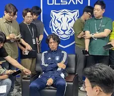 홍명보 씨 뭐라고 이야기 좀 해보세요