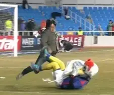 캐릭터에 지나치게 과몰입하면 발생하는 일.jpg