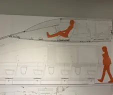 기관사 공간이 거의 전투기급인 일본 전철