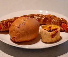 [말딸] "키타사토야~ 빵먹어라~"