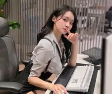 레전드 골반녀 이나의 오피스룩