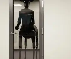 켈리포니아 스타트업에서 개발한 산불 구조용 켄타우로스형 로봇