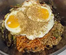 어릴때 비빔밥 먹으면 매번 이해가 안갔던 점