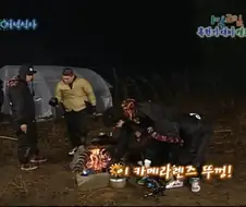 아무리 배가고파도 렌즈로 밥 퍼먹는건 아니지