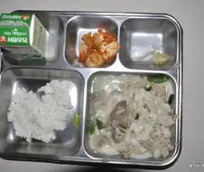 호불호 갈리는 떡국.jpg