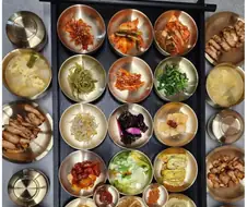 9,900원짜리 정식이라는데 너무 하다