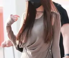꽁꽁 싸매도 장원영.jpg