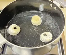 배고픈데 밥이 없어서 라면이나 먹어야 하는..