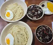 하루 5시간 반만 운영한다는 대구 짜장면집